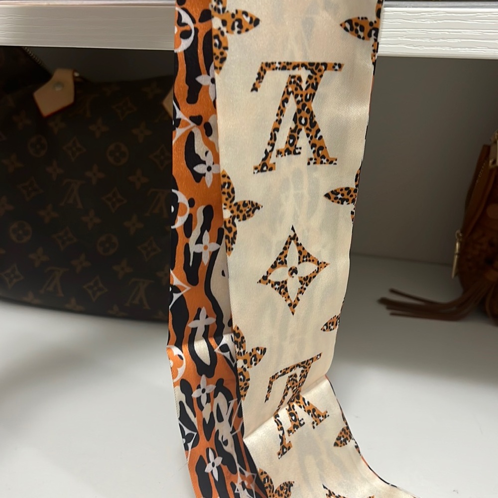 COPY - Cheetah Silk Hair Scarf LV design